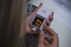 Otazu ontwerpt bijzondere ring voor Plan International als ode aan gendergelijkheid