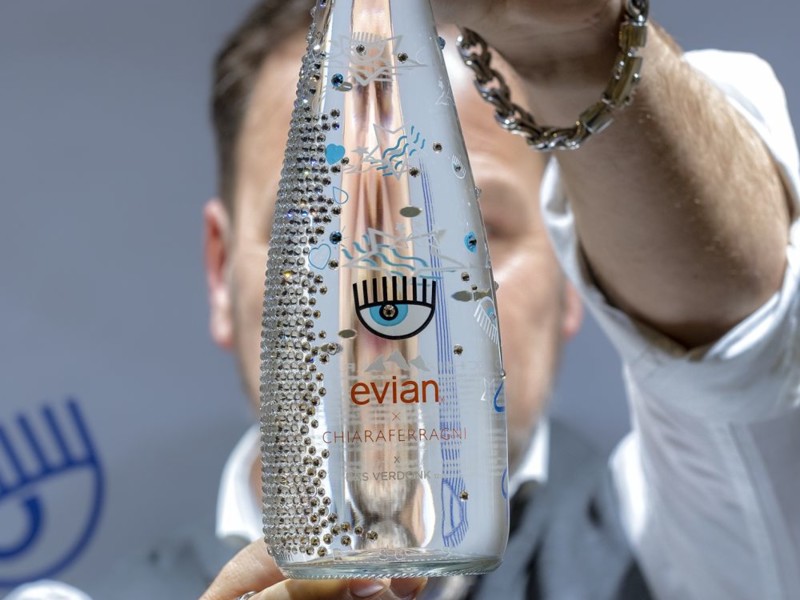 Ellen Juwelier wint Limited Edition Evian fles en reportage in De Juwelier