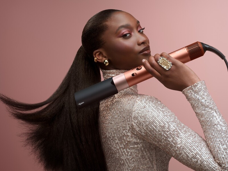 De kleur van het feestseizoen: Dyson Beauty - Amber Silk