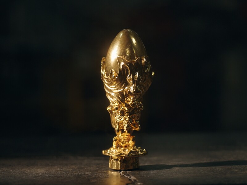 GoldRepublic onthult gouden sculptuur van meer dan 12 kilogram 